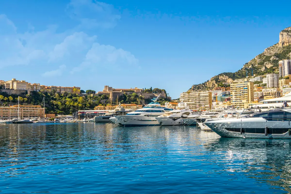 Yacht Charter Saint-Tropez, Saint-Tropez — location de yachts