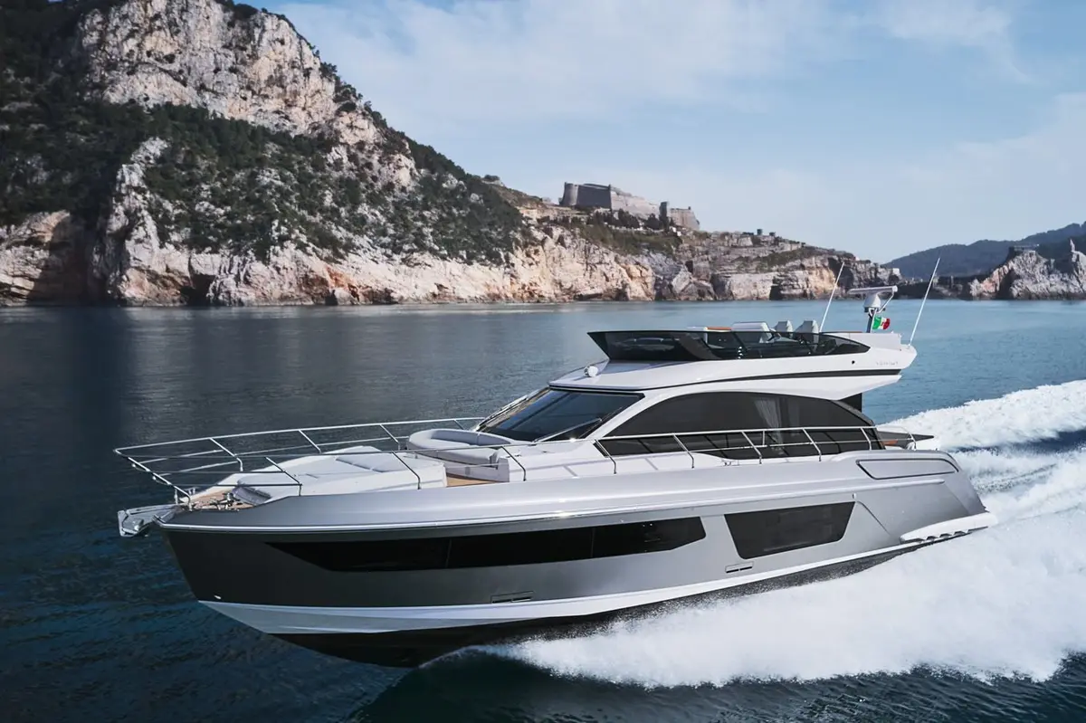 Azimut 53, exterior — Yacht Charter Saint-Tropez, Saint-Tropez. Azimut 53 — 17m