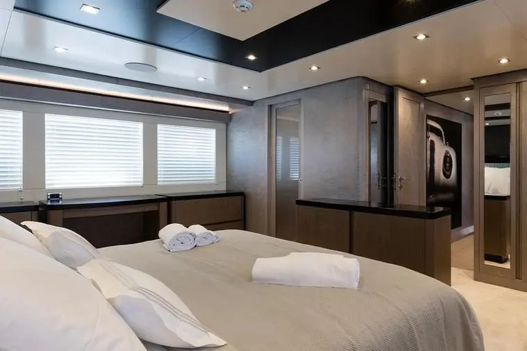 Cerri 102’ Flying Sport, cubierta de popa — Yacht Charter Saint-Tropez, Saint-Tropez. Cerri 102’ Flying Sport — 31m
