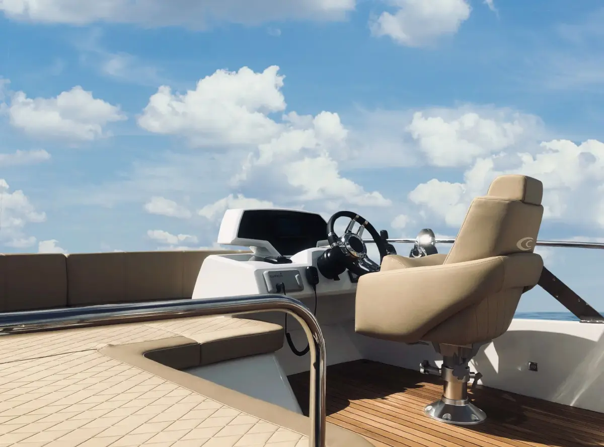 Cobrey 50 FLY, main deck — Yacht Charter Saint-Tropez, Saint-Tropez. Cobrey 50 FLY — 16m