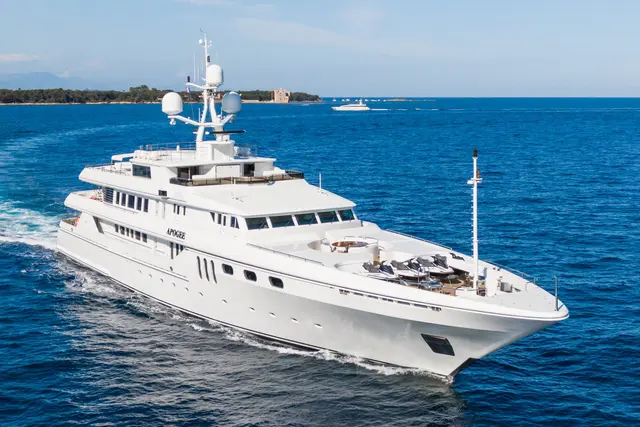 Apogee — Yacht Charter Saint-Tropez, Saint-Tropez