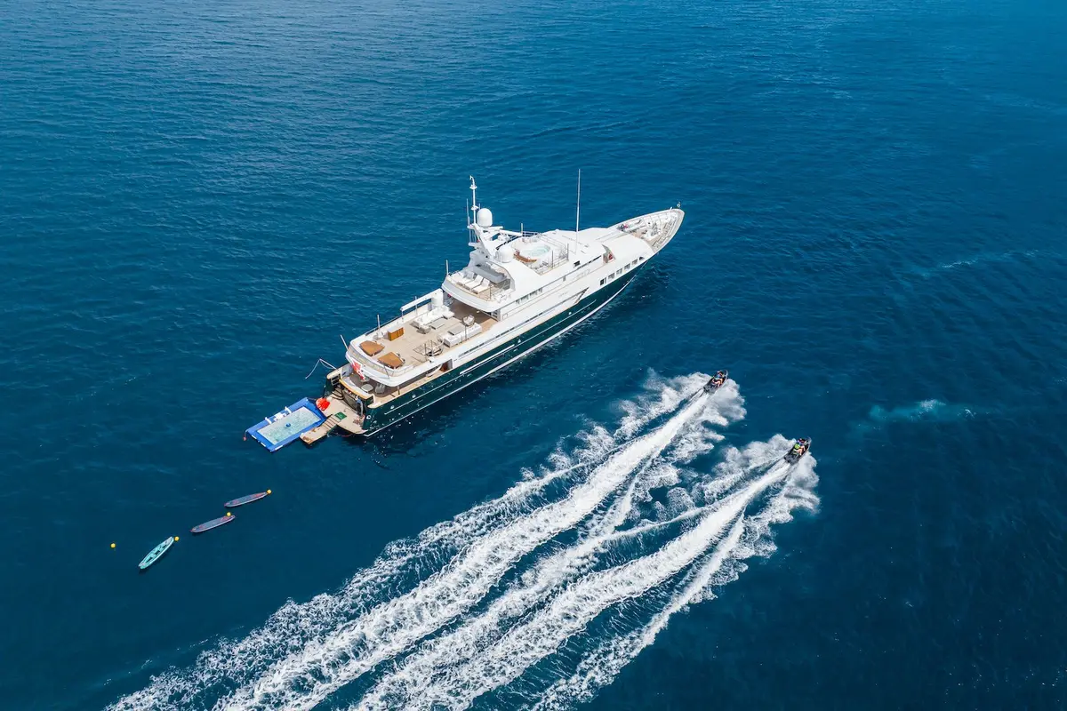 Emerald, main deck — Yacht Charter Saint-Tropez, Saint-Tropez. Emerald — 50m