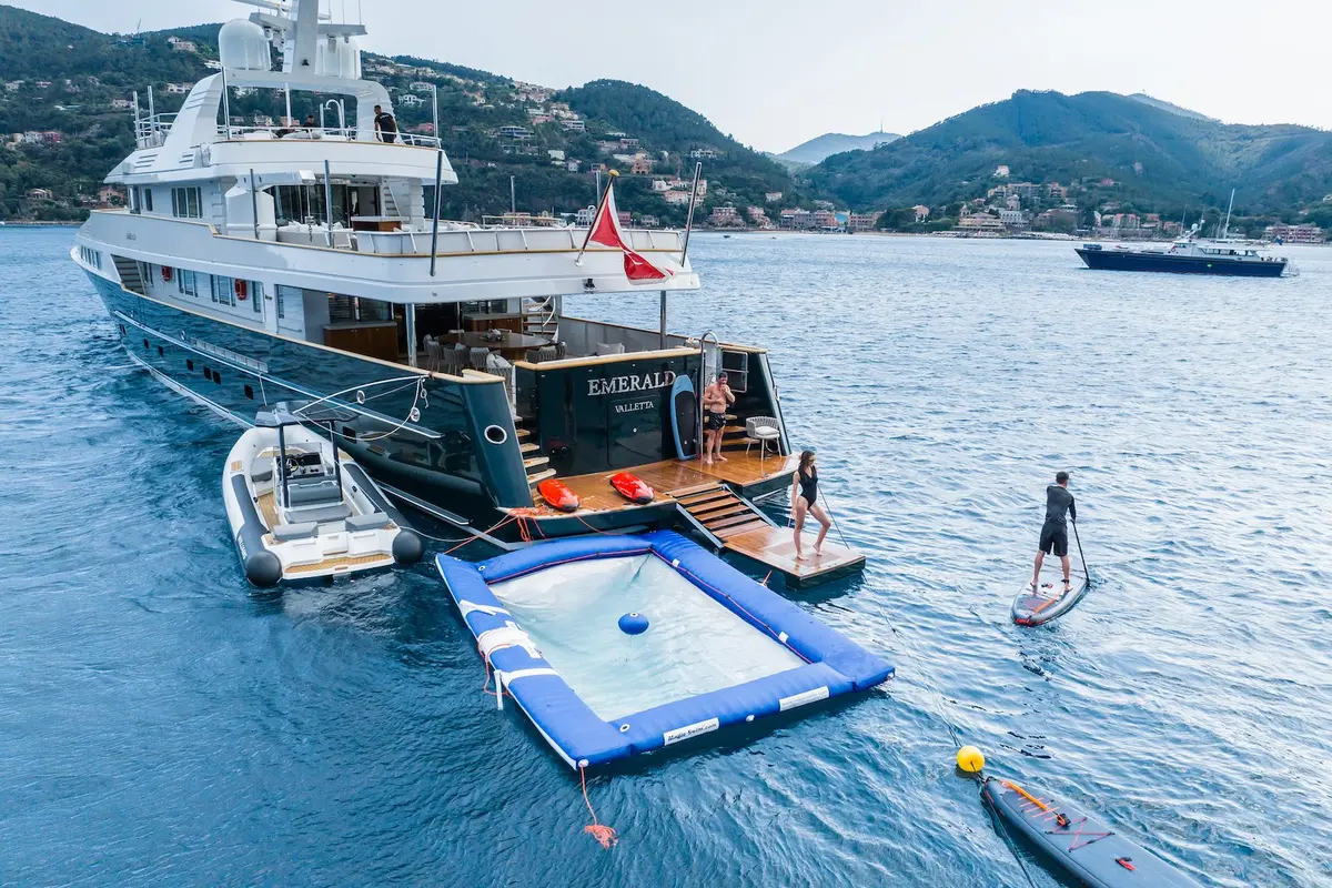 Emerald, salon — Yacht Charter Saint-Tropez, Saint-Tropez. Emerald — 50m