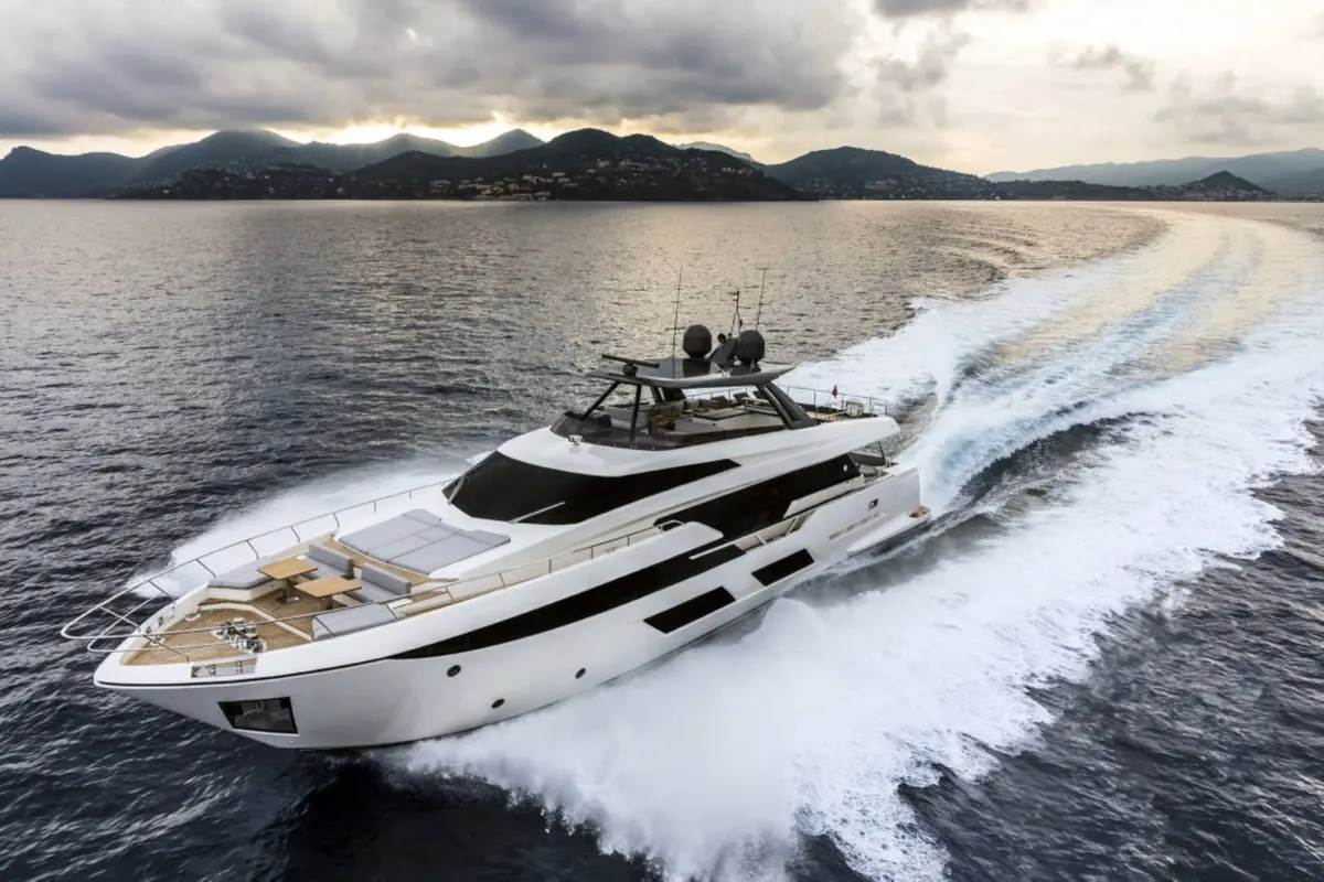 Ferretti 920, main deck — Yacht Charter Saint-Tropez, Saint-Tropez. Ferretti 920 — 28m