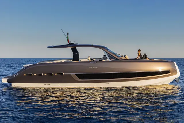 Invictus 460 — Yacht Charter Saint-Tropez, Saint-Tropez