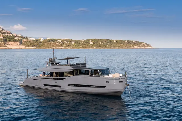 Extra 86 — Yacht Charter Saint-Tropez, Saint-Tropez
