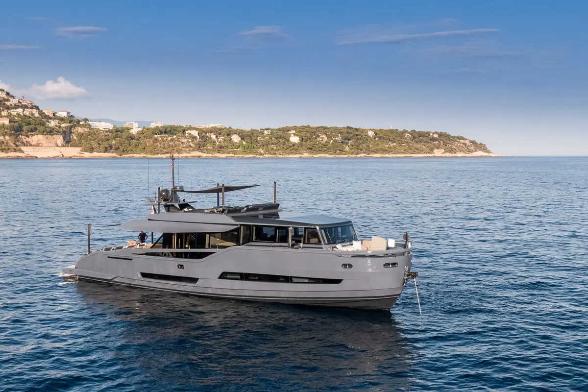 Extra 86, exterior — Yacht Charter Saint-Tropez, Saint-Tropez. Extra 86 — 26m