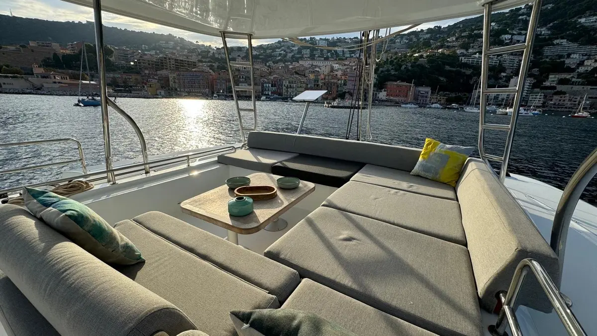 Lagoon 5.1, aft deck — Yacht Charter Saint-Tropez, Saint-Tropez. Lagoon 5.1 — 14m