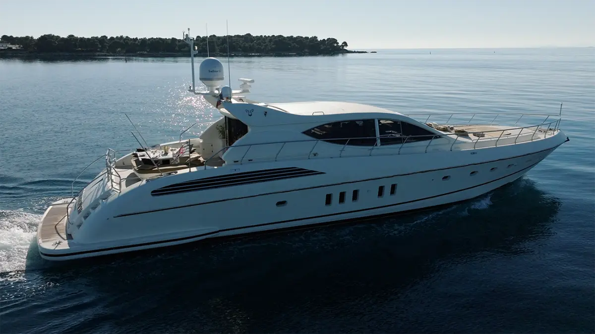 Leopard 24, главная палуба — Yacht Charter Saint-Tropez, Сен-Тропе. Leopard 24 — 24m
