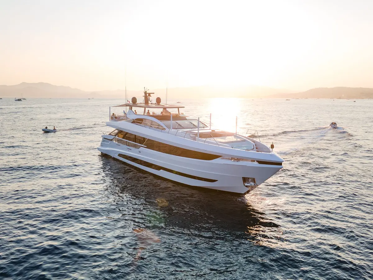 Mangusta 33, aft deck — Yacht Charter Saint-Tropez, Saint-Tropez. Mangusta 33 — 33m