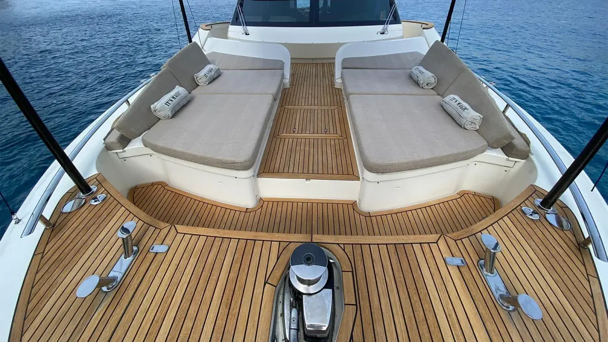 MCY66, salon — Yacht Charter Saint-Tropez, Saint-Tropez. MCY66 — 20m
