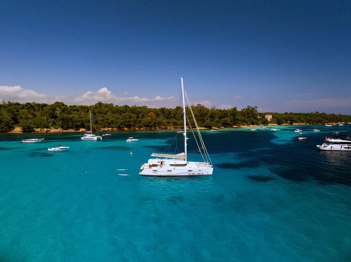 Moby-Dick, главная палуба — Yacht Charter Saint-Tropez, Сен-Тропе. Moby-Dick — 20m
