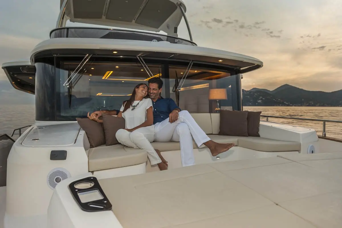 Navetta 58, flybridge — Yacht Charter Saint-Tropez, Saint-Tropez. Navetta 58 — 17m