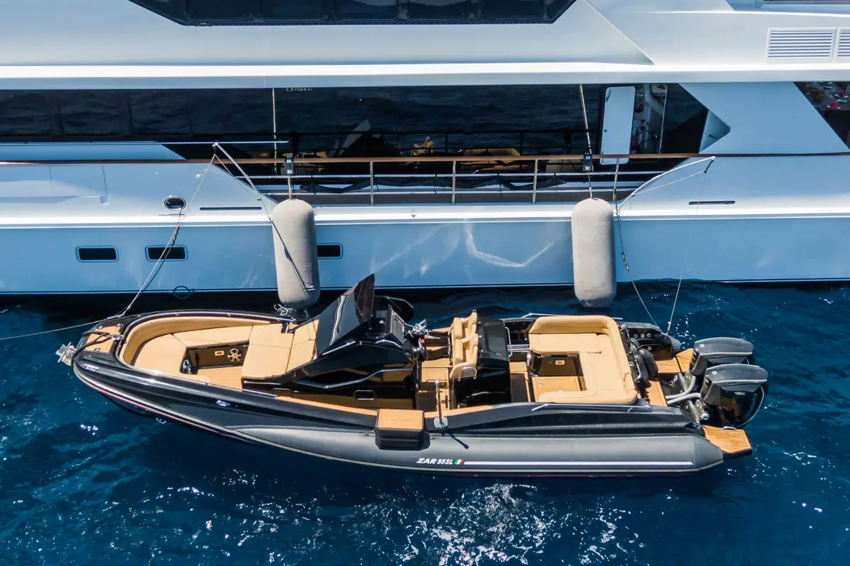 The Wellesley, salon — Yacht Charter Saint-Tropez, Saint-Tropez. The Wellesley — 56m