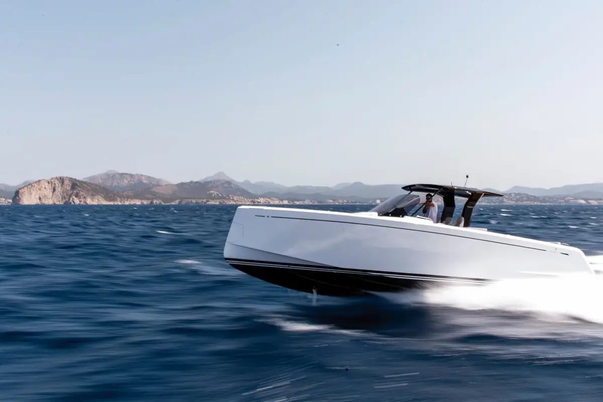 Pardo 38, exterior — Yacht Charter Saint-Tropez, Saint-Tropez. Pardo 38 — 11.56m