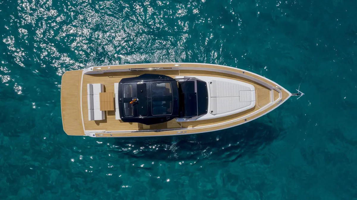 Pardo 38, cubierta de popa — Yacht Charter Saint-Tropez, Saint-Tropez. Pardo 38 — 11.56m