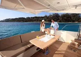 Prestige 550 FLY, salon — Yacht Charter Saint-Tropez, Saint-Tropez. Prestige 550 FLY — 18m
