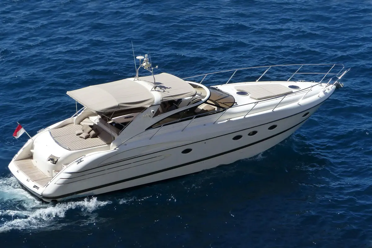 Princess 50, salón — Yacht Charter Saint-Tropez, Saint-Tropez. Princess 50 — 15.5m