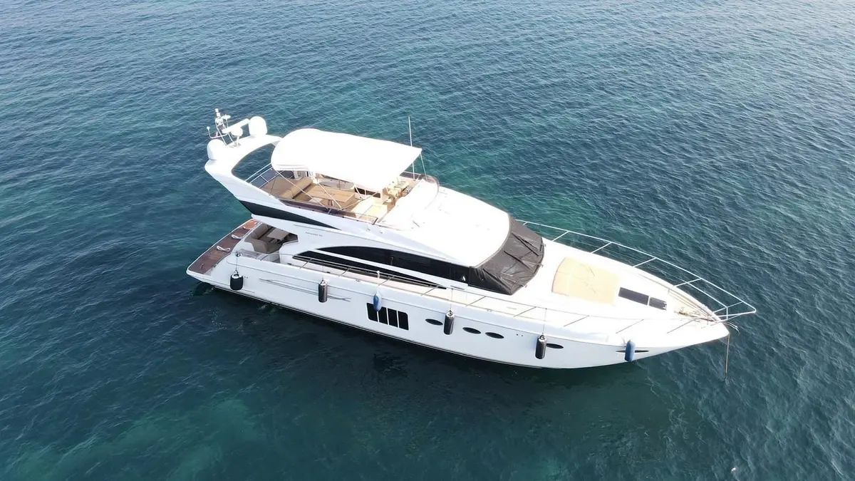 Princess 64 Fly, salon — Yacht Charter Saint-Tropez, Saint-Tropez. Princess 64 Fly — 20m