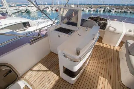 Princess 64 Fly, master cabin — Yacht Charter Saint-Tropez, Saint-Tropez. Princess 64 Fly — 20m