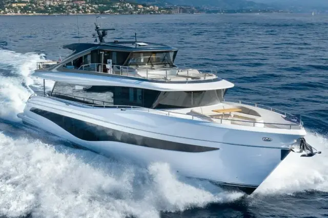 Princess Y80 — Yacht Charter Saint-Tropez, Saint-Tropez