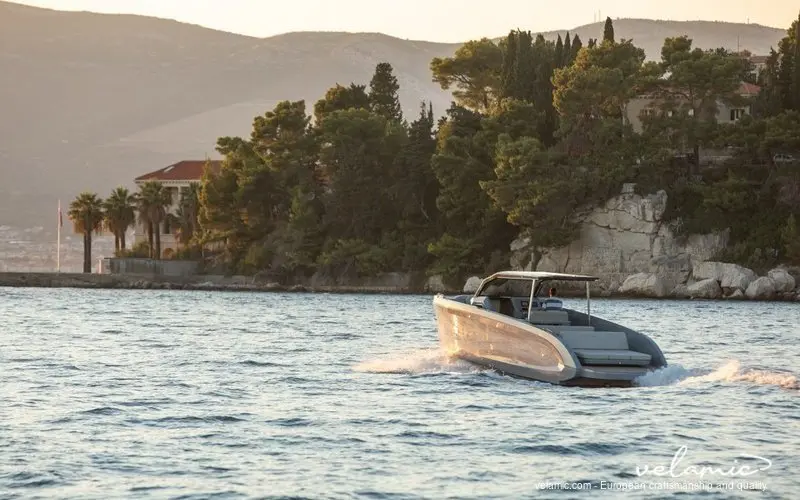 Rand Escape 30, main deck — Yacht Charter Saint-Tropez, Saint-Tropez. Rand Escape 30 — 9m