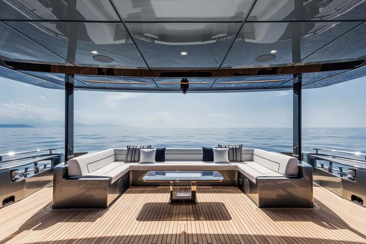 Riva 110, salon — Yacht Charter Saint-Tropez, Saint-Tropez. Riva 110 — 33m