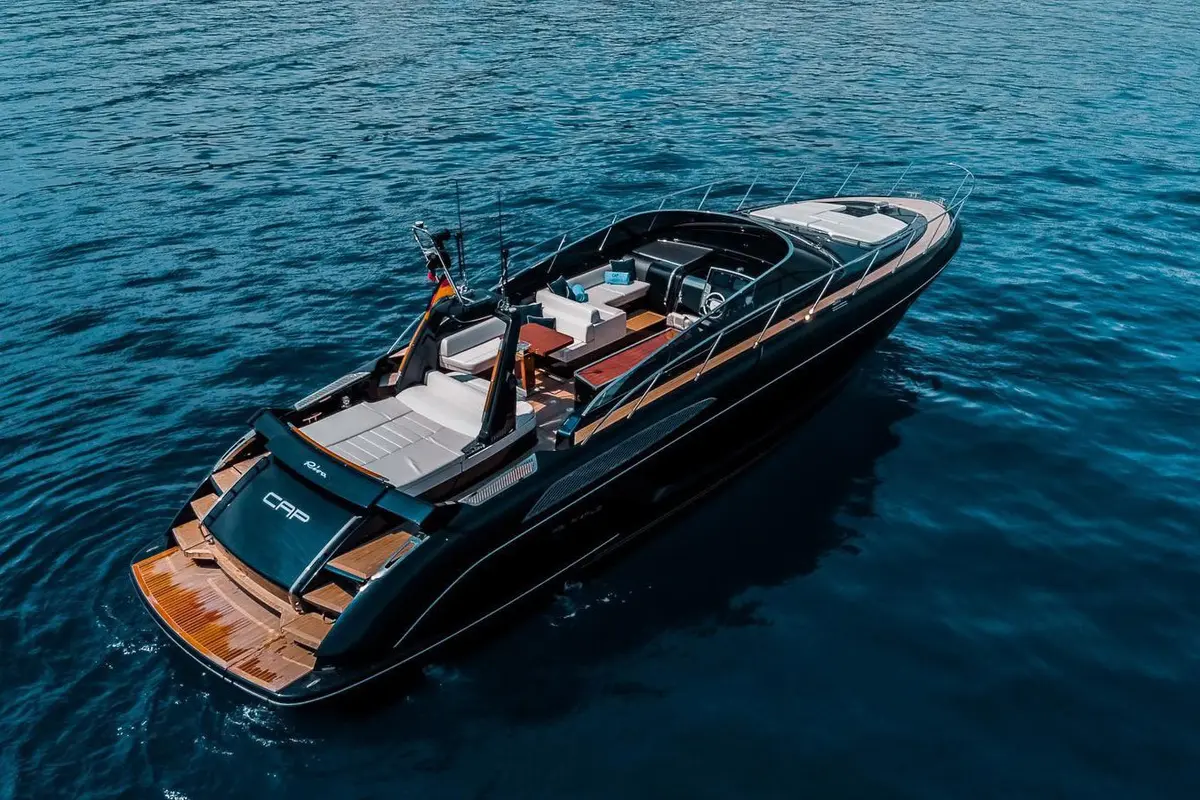 Riva 56 Rivale, exterior — Yacht Charter Saint-Tropez, Saint-Tropez. Riva 56 Rivale — 17m