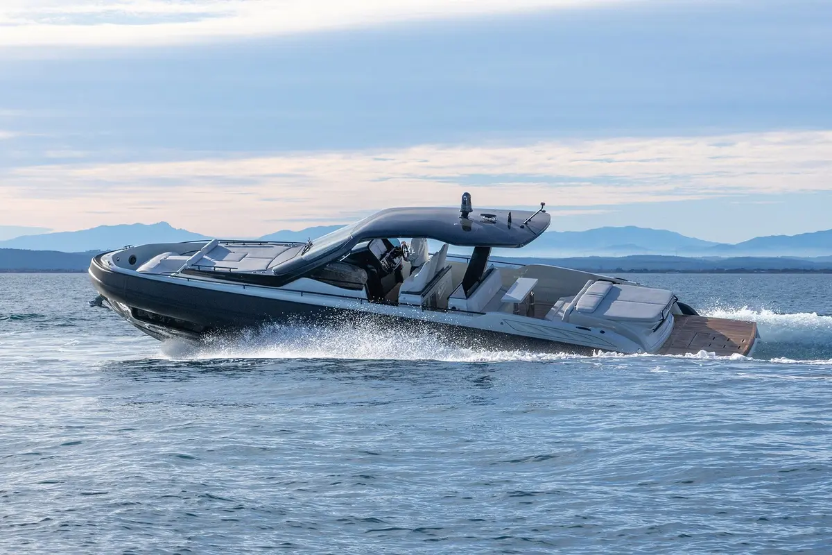 Sacs 47, exterior — Yacht Charter Saint-Tropez, Saint-Tropez. Sacs 47 — 14m