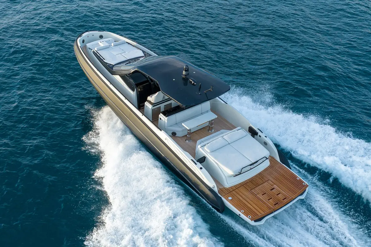 Sacs 47, cubierta principal — Yacht Charter Saint-Tropez, Saint-Tropez. Sacs 47 — 14m