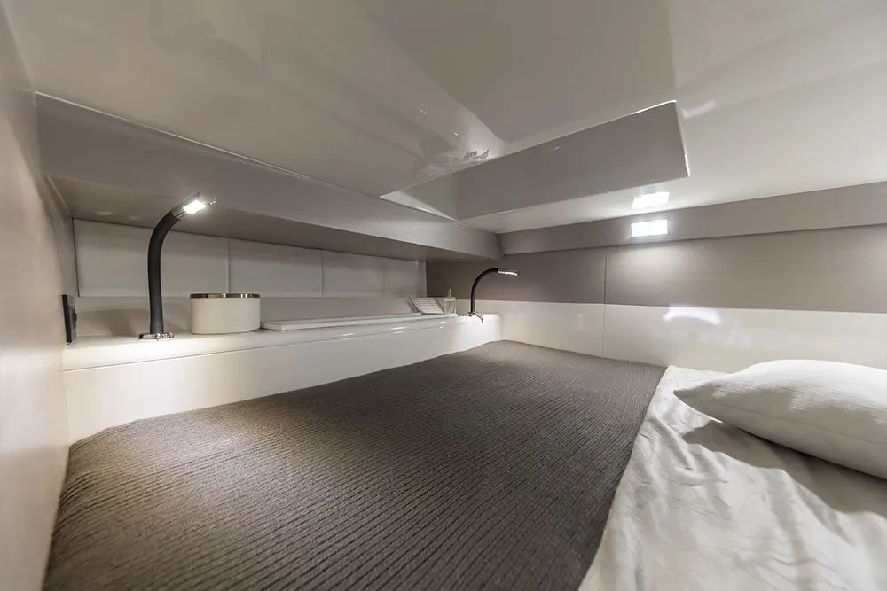 Sacs 47, flybridge — Yacht Charter Saint-Tropez, Saint-Tropez. Sacs 47 — 14m