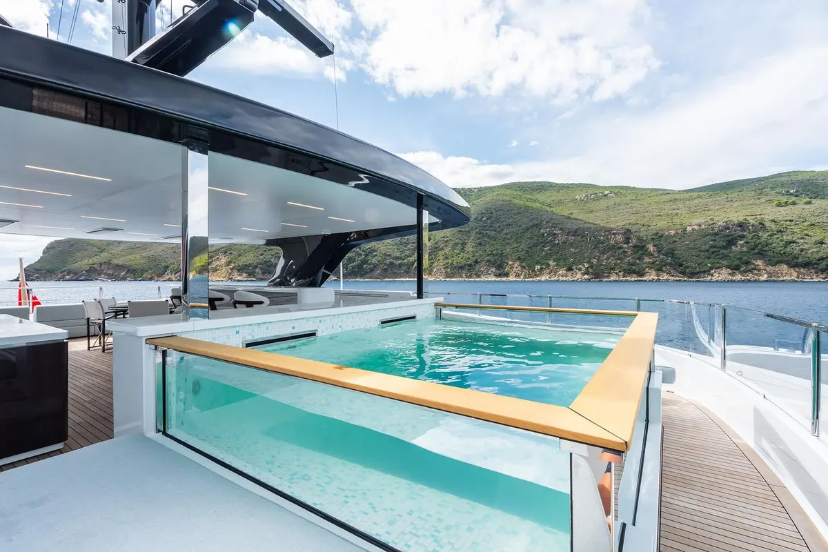 M, flybridge — Yacht Charter Saint-Tropez, Saint-Tropez. M — 47m