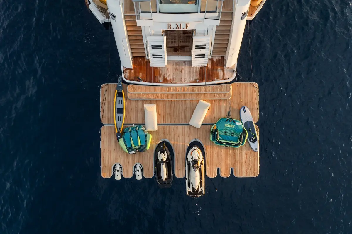 RMF, salón — Yacht Charter Saint-Tropez, Saint-Tropez. RMF — 52m