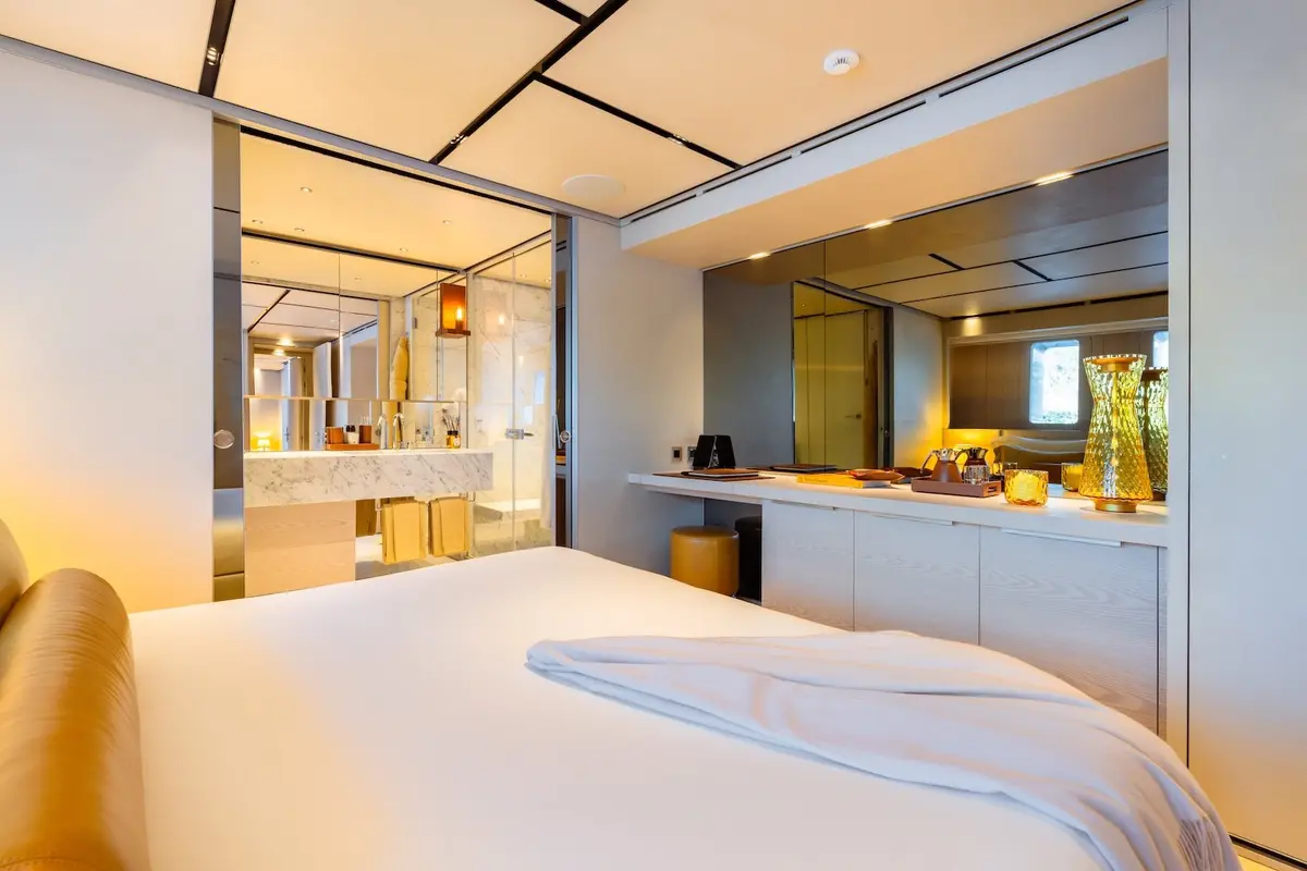 RMF, camarote principal — Yacht Charter Saint-Tropez, Saint-Tropez. RMF — 52m