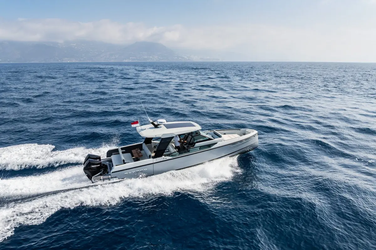 Saxdor 320, main deck — Yacht Charter Saint-Tropez, Saint-Tropez. Saxdor 320 — 10m