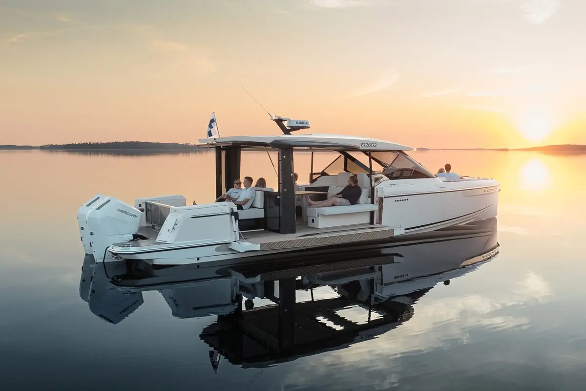 Saxdor 400 GTO, exterior — Yacht Charter Saint-Tropez, Saint-Tropez. Saxdor 400 GTO — 12.4m
