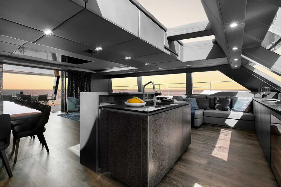 Sunreef 80, master cabin — Yacht Charter Saint-Tropez, Saint-Tropez. Sunreef 80 — 23.9m