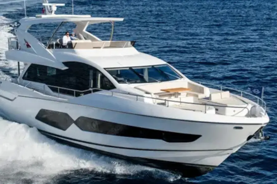 Sunseeker 76, main deck — Yacht Charter Saint-Tropez, Saint-Tropez. Sunseeker 76 — 23m