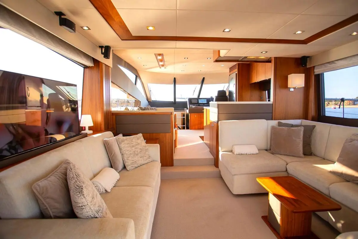 Manhattan 65, aft deck — Yacht Charter Saint-Tropez, Saint-Tropez. Manhattan 65 — 22m