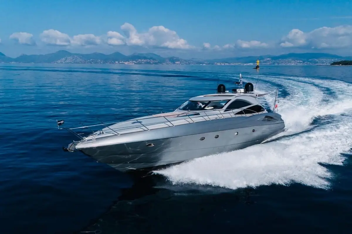 Sunseeker Predator 68, exterior — Yacht Charter Saint-Tropez, Saint-Tropez. Sunseeker Predator 68 — 20m