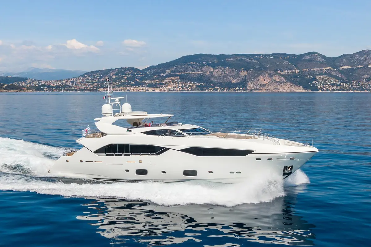 Sunseeker 115, main deck — Yacht Charter Saint-Tropez, Saint-Tropez. Sunseeker 115 — 35m