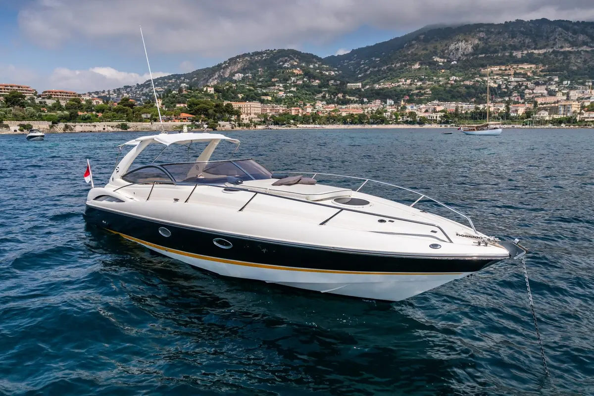 Superhawk 34, salon — Yacht Charter Saint-Tropez, Saint-Tropez. Superhawk 34 — 11m