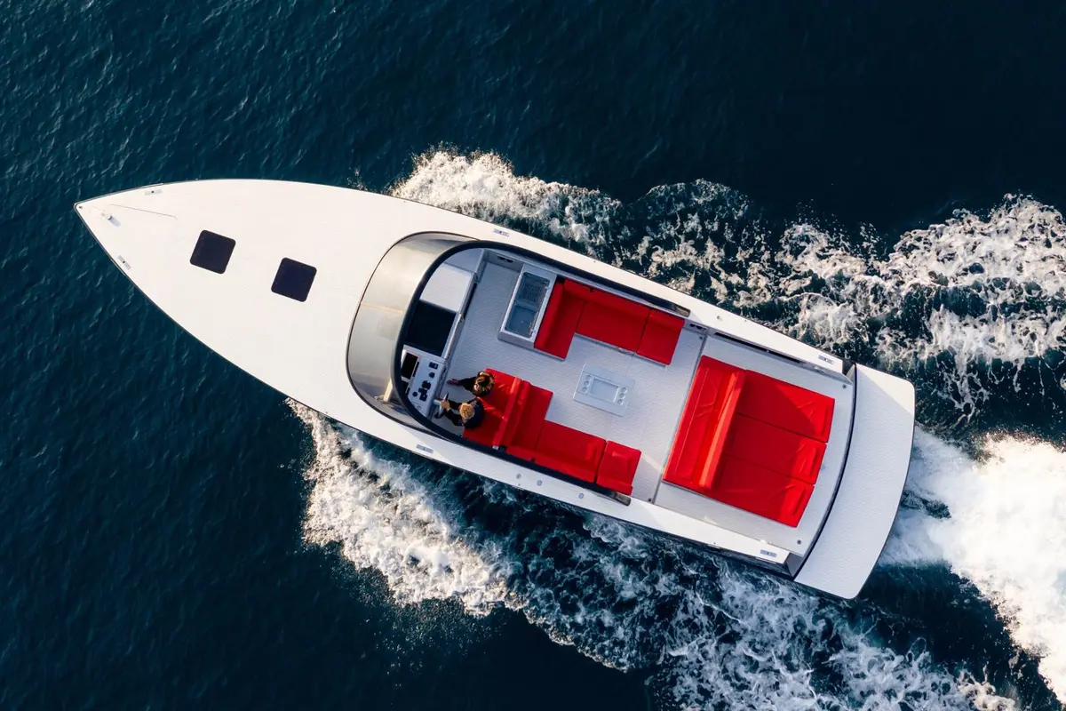 Vandutch 48, camarote principal — Yacht Charter Saint-Tropez, Saint-Tropez. Vandutch 48 — 15m