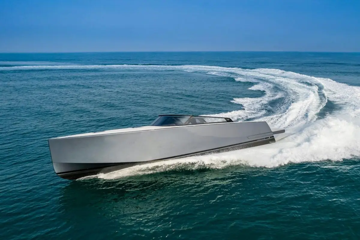Vandutch 55, exterior — Yacht Charter Saint-Tropez, Saint-Tropez. Vandutch 55 — 16m