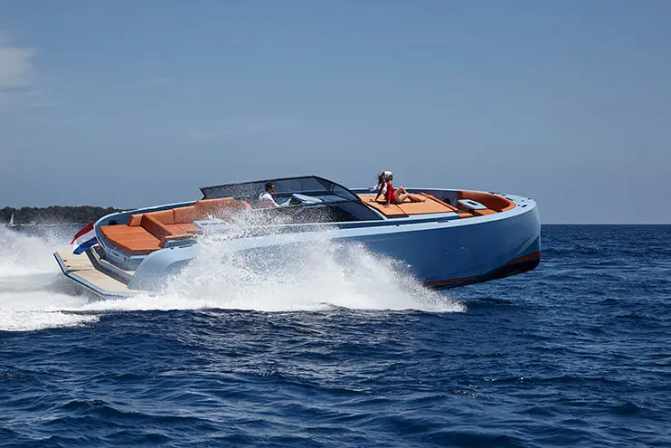 Vanquish VQ60, main deck — Yacht Charter Saint-Tropez, Saint-Tropez. Vanquish VQ60 — 18.3m