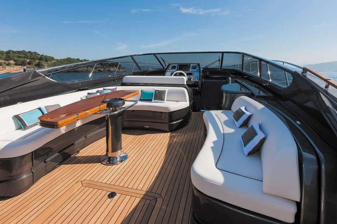 Virtus 63, salon — Yacht Charter Saint-Tropez, Saint-Tropez. Virtus 63 — 19m