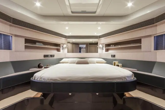 Virtus 63, master cabin — Yacht Charter Saint-Tropez, Saint-Tropez. Virtus 63 — 19m