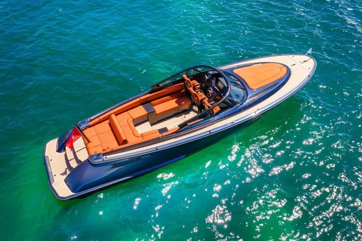 Wajer 38, main deck — Yacht Charter Saint-Tropez, Saint-Tropez. Wajer 38 — 11.3m