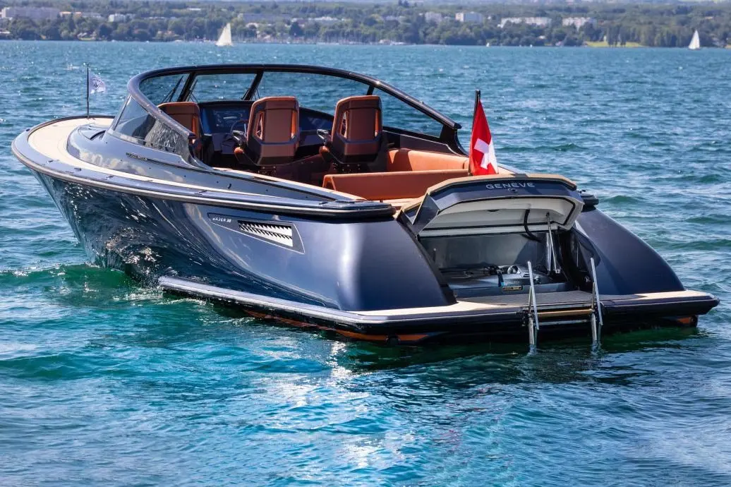Wajer 38, aft deck — Yacht Charter Saint-Tropez, Saint-Tropez. Wajer 38 — 11.3m