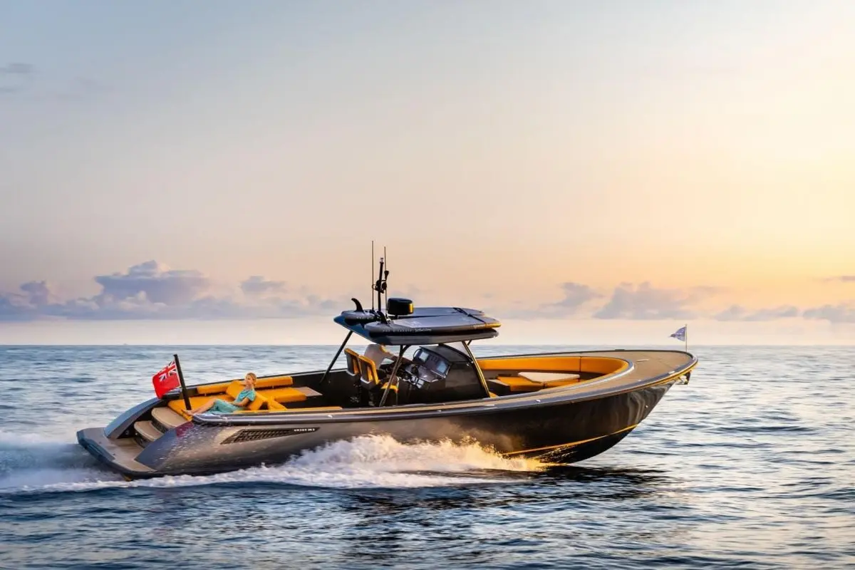 Wajer 38S, exterior — Yacht Charter Saint-Tropez, Saint-Tropez. Wajer 38S — 11m